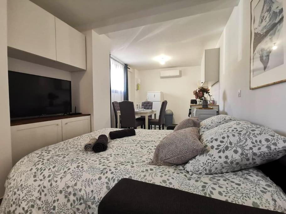 L'Elegant Duplex - Clim I Wifi I Proche Du Centre-Ville Miramas Exteriör bild
